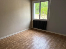 FONTENAY LE COMTE (85200) - CENTRE VILLE - APPARTEMENT DUPLEX RENOVE 3 CHAMBRES AVEC BALCON ET ANNEXES