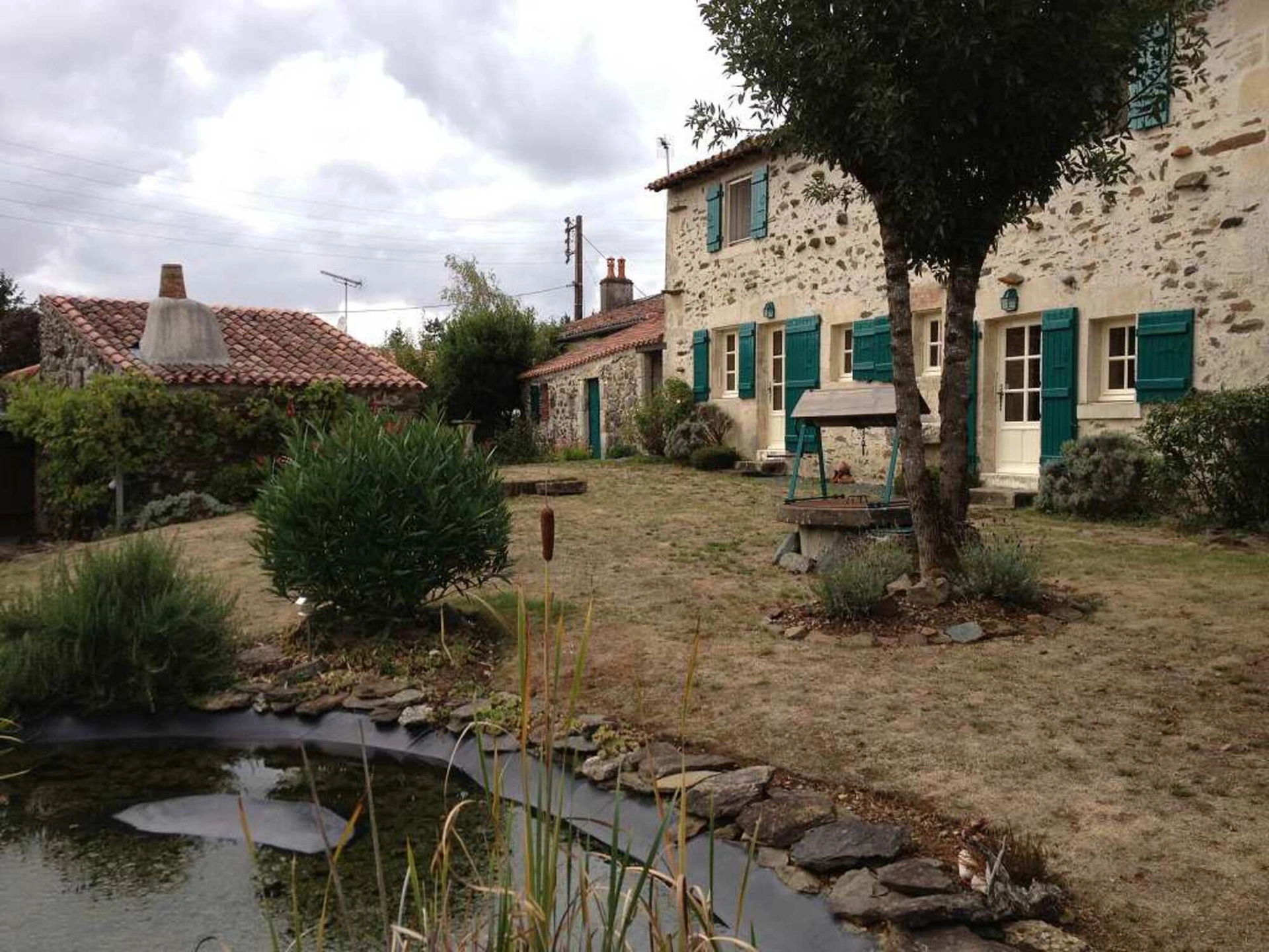 Maison 11 pièces 310 m² · à La Taillee · 310 m² · 325 000 €