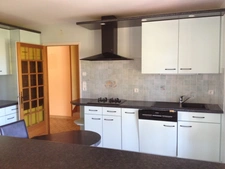 LAIROUX (85) MAISON SUR DEMI SOUS SOL A RENOVER AVEC VERANDA PISCINE ET MAISON D'AMIS SUR PARC CLOS