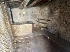LE GUE DE VELLUIRE (85770) AU CALME ABSOLU MAISON EN PIERRES AVEC GRANGES ET DEPENDANCES SUR 4500M²