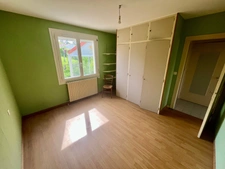 SAINTE HERMINE 85210 CALME ABSOLU AGREABLE MAISON SUR SOUS SOL COMPLET AVEC VERANDA SUR 1000M² CLOS
