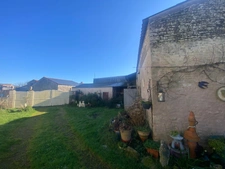 LA CLAYE 85320 15 MIN DES PLAGES ADORABLE MAISON EN PIERRES AVEC DEPENDANCES SUR 2000M² A BATIR ET CLOS