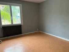 FONTENAY LE COMTE (85200) - CENTRE VILLE - APPARTEMENT DUPLEX RENOVE 3 CHAMBRES AVEC BALCON ET ANNEXES