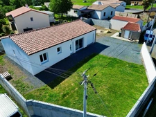 MOUTIERS SUR LAY 85 AU CALME VILLA PLAIN PIED GRAND CONFORT 3 CHAMBRES AVEC DEPENDANCES SUR 720M² CLOS