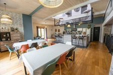 CHAVAGNES EN PAILLERS (85250) - LIEU D'EXCEPTION - ANCIENNE CHAPELLE RENOVEE 6 CHAMBRES SUR 900M² CLOS