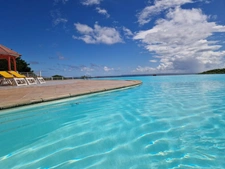 SAINT FRANCOIS (971) ANSE DES ROCHERS STUDIO/T1 B MEUBLE DANS RESIDENCE AVEC PISCINE A 2 PAS DES PLAGES