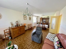 LES MAGNILS REIGNIERS 85400 ADORABLE MAISON SUR SOUS SOL COMPLET 4 CHAMBRES SUR 2732 M² A BATIR