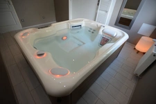 LUCON (85) QUARTIER DES HALLES VILLA GRAND CONFORT 5 CHAMBRES AVEC PISCINE ET ANNEXES SUR 1137M² CLOS