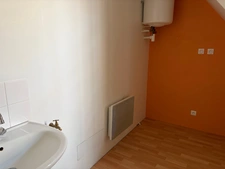 LUCON (85400) EN PLEINE ZONE ARTISANALE LOCAL PROFESSIONNEL 90M² EN TRES BON ETAT AVEC PARKING PRIVATIF 