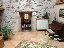 LA TAILLEE 85 AU CALME ABSOLU MAGNIFIQUE MAISON DE CAMPAGNE RENOVEE AVEC GITE AU BORD DE L'EAU