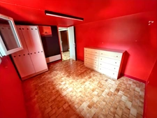 LUCON (85400) - CENTRE IMMEDIAT - MAISON FAMILIALE 3/4 CHAMBRES AVEC PISCINE ET SPACIEUSES DEPENDANCES
