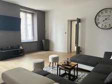 LUCON QUARTIER MARCHE COUVERT ET PISCINE MAISON DE CARACTERE BOURREE DE CHARME AVEC ANNEXES ET PATIO