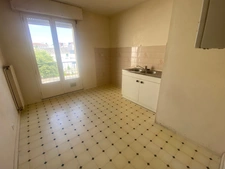 LA ROCHE SUR YON (85000) COEUR PENTAGONE DANS RESIDENCE SECURISEE APPARTEMENT TYPE T3 AVEC 2 GARAGES
