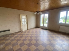 LA CHAPELLE ACHARD 85150 EN RASE CAMPAGNE ADORABLE FERMETTE A RAFRAICHIR AVEC GRANGE ET JARDIN