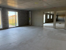 LUCON (85400) LOCAL PROFESSIONNEL BRUT DE BETON 300 M² IDEAL MICRO CRECHE OU AUTRE ACTIVITE A PRIX FOU
