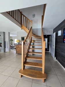 LUCON (85) QUARTIER DES HALLES VILLA GRAND CONFORT 5 CHAMBRES AVEC PISCINE ET ANNEXES SUR 1137M² CLOS