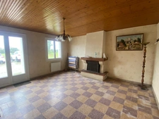 LA CHAPELLE ACHARD 85150 EN RASE CAMPAGNE ADORABLE FERMETTE A RAFRAICHIR AVEC GRANGE ET JARDIN