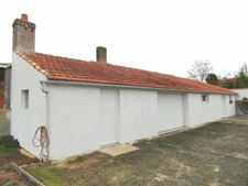 LES MAGNILS REIGNIERS 85400 BEUGNE L'ABBE 2 MIN LUCON MAISON PLAIN PIED AVEC DEPENDANCES IDEAL LOCATIF