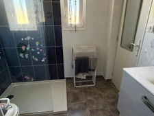 SAINT-JEAN-D'HERMINE (85) - COEUR DE VILLAGE AU CALME - ADORABLE VILLA PLAIN PIED 4 CHAMBRES SUR 1177M²