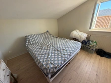 LES SABLES D'OLONNE (85100) - A 2 PAS DU REMBLAI ET DU PORT APPARTEMENT T4 ATYPIQUE AVEC PETITE VUE MER