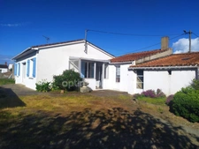 L'AIGUILLON SUR MER 85460 A 2 PAS DU MARCHE MAISON PLAIN PIED AVEC GITE ET DEPENDANCES SUR 994M² A BATIR