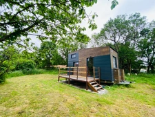 LAIROUX (85400) RARISSIME 20 MIN DES PLAGES ADORABLE TINY HOUSE 4 COUCHAGES SUR 516 M² VIABILISES CLOS
