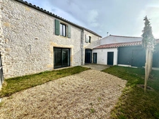 NIEUL SUR MER (17137) A 10 MIN DE LA ROCHELLE CHAI RENOVE BOURRE DE CHARME ET GRAND CONFORT AVEC JARDIN