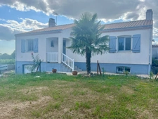 ROSNAY (85320) AU COEUR DU VIGNOBLE MAISON SUR SOUS SOL COMPLET 4 CHAMBRES AVEC VERANDA ET ANNEXES