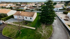LUCON 85 QUARTIER RESIDENTIEL EN IMPASSE ADORABLE VILLA PLAIN PIED GRAND CONFORT 3 CHAMBRES SUR 525M²