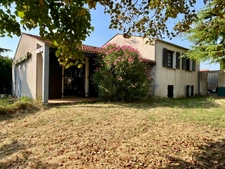 SAINT AUBIN LA PLAINE CALME ABSOLU MAISON SEMI PLAIN PIED 4 CHAMBRES AVEC PISCINE ET ANNEXES SUR 1375M²