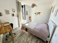 LUCON (85) COEUR DE VILLE MAISON DE CHARME ET DE CARACTERE AVEC PISCINE ET ANNEXE + 5 LOCATIFS OCCUPES