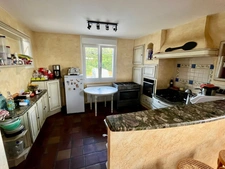 ROSNAY (85320) AU COEUR DU VIGNOBLE MAISON SUR SOUS SOL COMPLET 4 CHAMBRES AVEC VERANDA ET ANNEXES