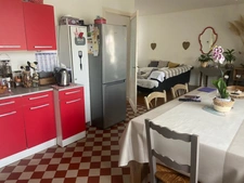 LUCON COEUR DE VILLE AGREABLE MAISON EN PIERRES 3 CHAMBRES AVEC ANNEXES GARAGE ET JARDIN SANS VIS-A-VIS