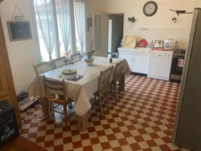 LUCON COEUR DE VILLE AGREABLE MAISON EN PIERRES 3 CHAMBRES AVEC ANNEXES GARAGE ET JARDIN SANS VIS-A-VIS