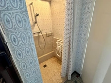 LUCON 85400 AU CALME ET PROCHE TOUTES COMMODITES AGREABLE MAISON 4 CHAMBRES AVEC ANNEXE SUR 2000M²