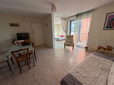 LA ROCHE SUR YON (85), PROCHE ZONE COMMERCIALE ET CENTRE VILLE APPARTEMENT T2 AVEC TERRASSE ET PARKING
