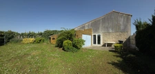 LUCON 85400 PROCHE SUPER U ADORABLE MAISON EN PIERRES RENOVEE/3 CHAMBRES AVEC ANNEXES ETJARDIN CLOS