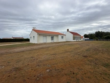 SAINT JEAN DE MONTS 85160 RARISSIME PROPRIETE COMPOSEE DE 2 MAISONS ET DEPENDANCE SUR 6554 M² A BATIR
