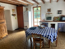 SAINT JEAN DE BEUGNE MAISON DE CAMPAGNE 4 CHAMBRES AVEC ILOT, DEPENDANCES, TERRAIN IDEAL LOCATIF SAISON 