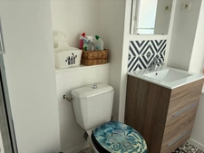 LES SABLES D'OLONNE (85100) - RARE - A 2 PAS DU REMBLAI ET DU PORT APPARTEMENT T3 RENOVE EN 2026 EN RDC