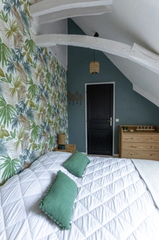 CHAVAGNES EN PAILLERS (85250) - LIEU D'EXCEPTION - ANCIENNE CHAPELLE RENOVEE 6 CHAMBRES SUR 900M² CLOS