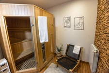 CHAVAGNES EN PAILLERS (85250) - LIEU D'EXCEPTION - ANCIENNE CHAPELLE RENOVEE 6 CHAMBRES SUR 900M² CLOS