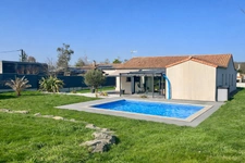 SAINT BENOIST SUR MER (85) 15 MINUTES DES PLAGES VILLA PLAIN PIED GRAND CONFORT AVEC PISCINE SUR 1204 M²