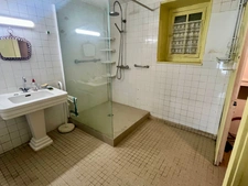 LE GUE DE VELLUIRE (85770) AU CALME ABSOLU MAISON EN PIERRES AVEC GRANGES ET DEPENDANCES SUR 4500M²