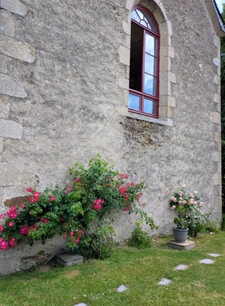 CHAVAGNES EN PAILLERS (85250) - LIEU D'EXCEPTION - ANCIENNE CHAPELLE RENOVEE 6 CHAMBRES SUR 900M² CLOS