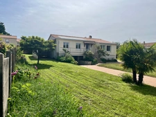 SAINTE HERMINE 85210 CALME ABSOLU AGREABLE MAISON SUR SOUS SOL COMPLET AVEC VERANDA SUR 1000M² CLOS