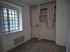 SAINT FLORENT DES BOIS 85310 APPARTEMENT RENOVE T3 70M² / 2 CHAMBRES AVEC TERRASSE ET DEPENDANCE