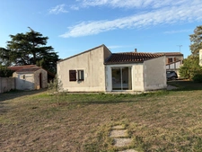 SAINT MICHEL EN L'HERM (85) 10 MIN DES PLAGES MAISON DE PLAIN PIED 2 CHAMBRES AVEC TERRASSE ET JARDIN