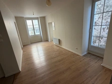 LES SABLES D'OLONNE (85100) - RARE - A 2 PAS DU REMBLAI ET DU PORT APPARTEMENT T3 RENOVE EN 2026 EN RDC