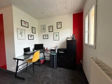LA BOISSIERE DES LANDES (85) - AU CALME -ADORABLE VILLA PLAIN PIED 3 CHAMBRES AVEC GARAGE ET JARDIN CLOS